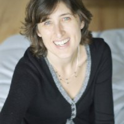 Author Carolyn Mackler