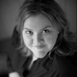 Author Sarah MacLean