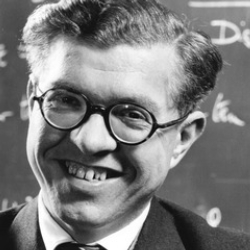 Author Fred Hoyle